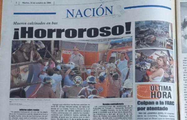 Mueren calcinados en bus: crónica de El Siglo.