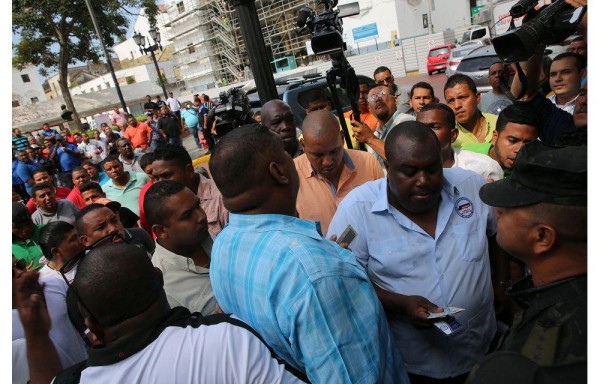 Transportistas piratas se reunieron por más de dos horas con miembros del Ejecutivo.