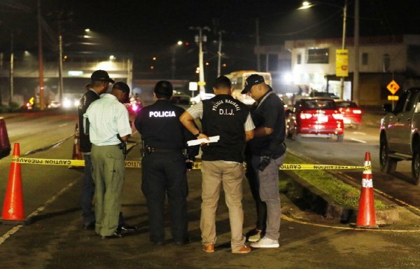 Depravado trató de huir tirándose del patrulla, se golpeó y falleció 