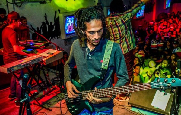 René Rivera, director de la orquesta ‘Son D la Calle', explicó a El Siglo que decidieron participar este año porque la propuesta era buena, $80 mil, para 30 orquestas.