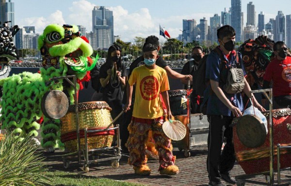 Comunidad china de fiesta: primer Festival de la Primavera