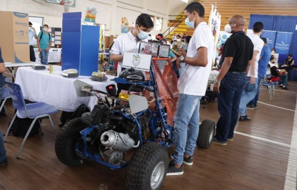 Estudiantes de Coclé y Veraguas demuestran sus habilidades en robótica