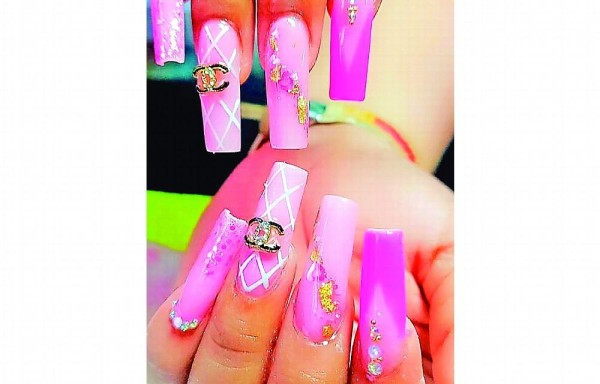 Embellecer las uñas no pasa de moda