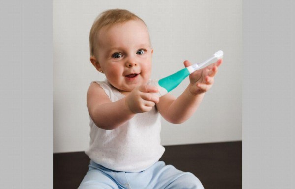 Proteja los primeros dientes del niño