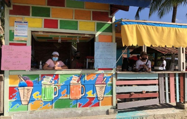 Disfrutaron de la rica gastronomía de Colón.