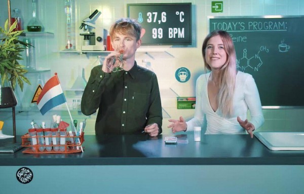 El funcionamiento del canal de YouTube es simple. Los seguidores dejan sus sugerencias sobre qué drogas les gustaría que los conductores probaran en cámara.