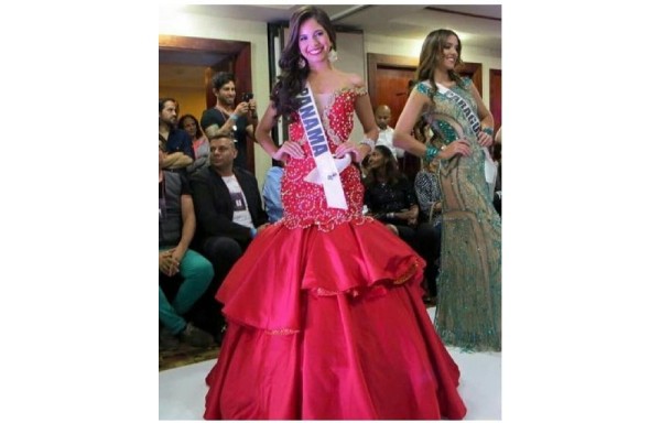 Panamá con premio al Mejor Vestido de Gala.