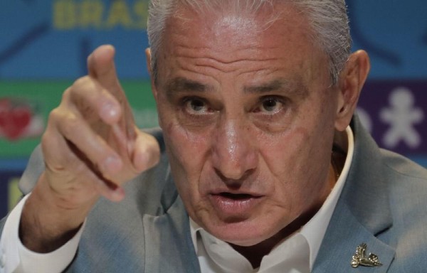 Adenor Leonardo Bacchi ‘Tite', renuncio al ser eliminado.