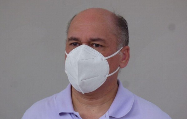 Maleantes de saco y corbata estafan a extranjeros