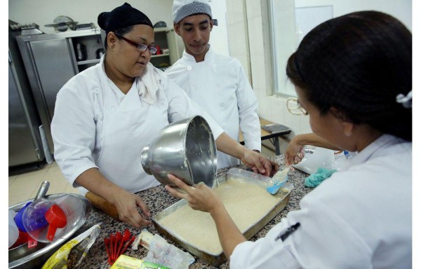Hay otra zona donde adiestran sobre repostería.