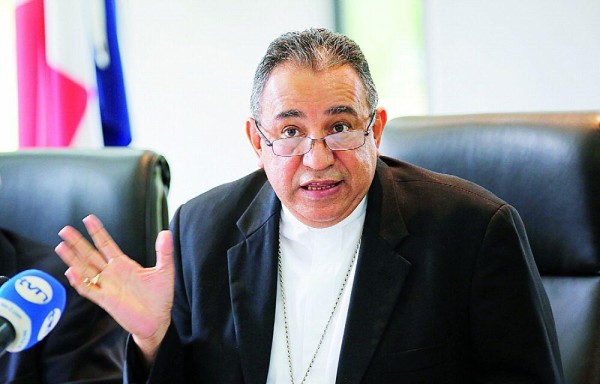 Monseñor José D. Ulloa.