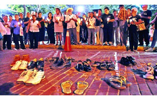 Comité de Familiares y Victimas han realizado en estos 12 años protestas callejeras y vigilias pidiendo justicia.