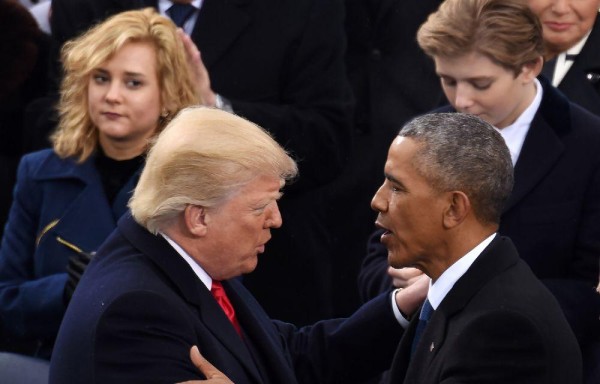 Los Trump fueron recibidos en la Casa Blanca por el presidente saliente Barak Obama y su esposa