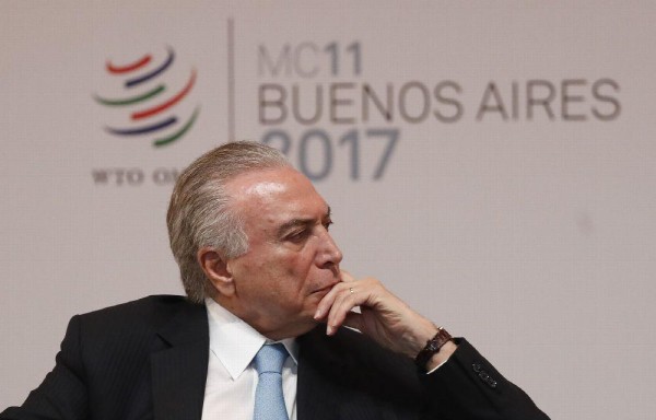 La popularidad del jefe del Ejecutivo brasileño está en torno al 3,5 %.