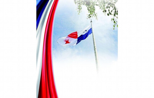 Desde 1979 ondea la bandera en el cerro Ancón