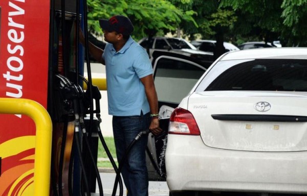 Combustible aumenta otra vez; el costo por litro de gasolina superará el dólar 