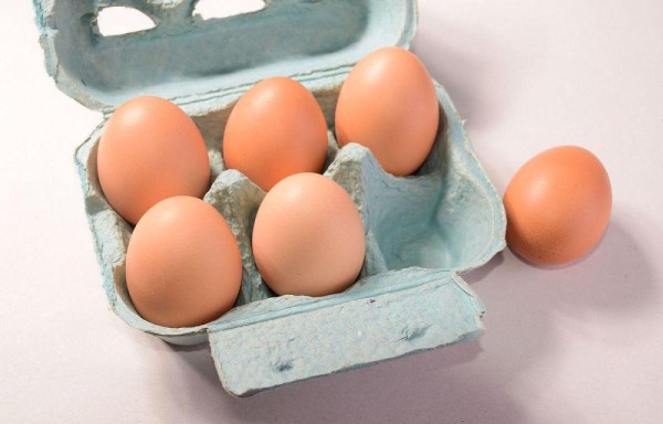 Este alimento es económico, ayuda a la vista por el zeaxantina y luteína que contiene.