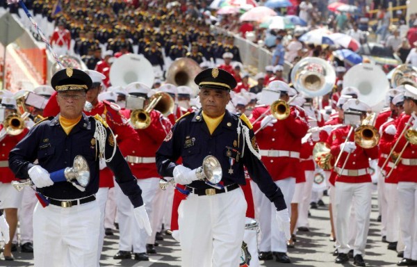 Delegaciones estatales lo dieron todo al desfilar para celebrar los 113 años de separación de Panamá de Colombia.