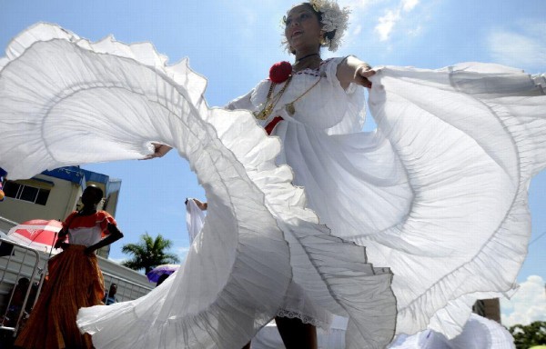 Bailes y música tradicional guna no pudo faltar este 3 de noviembre