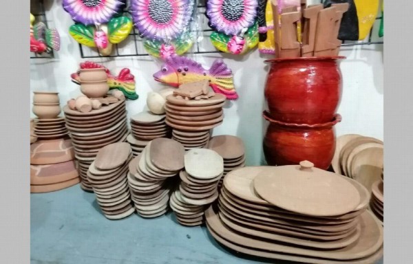 Cerámicas confeccionadas por artesanos.