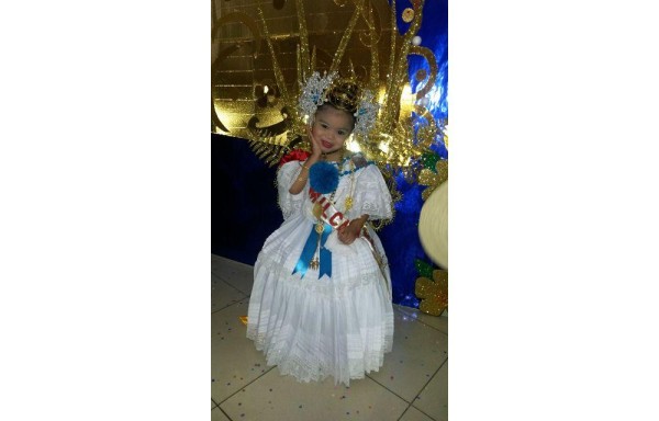 UN SALUDO PARA LA REINITA | Felicitaciones para la pequeña Milca Herrera Castillo, reina de maternal de la Semana Folklórica en el Centro de Orientación Infantil de la Contraloría. Dios te bendiga. Te amamos tus padres, Ricauter Herrera y Linet Castillo.