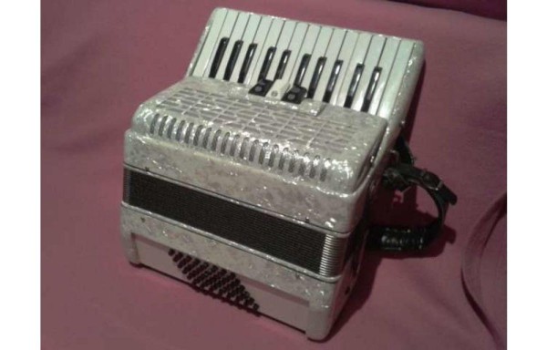 El acordeón a piano.