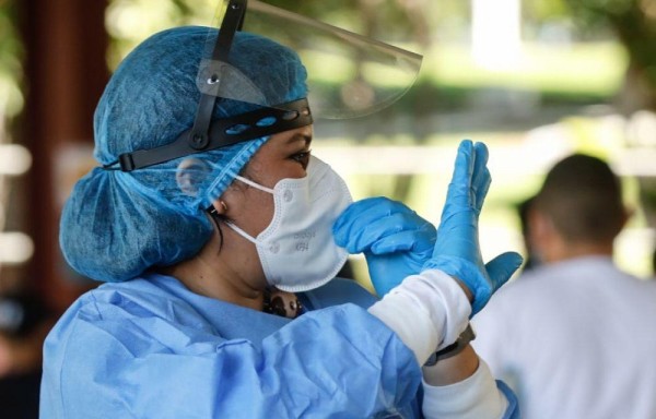 Hay 29 ciudadanos en UCI.