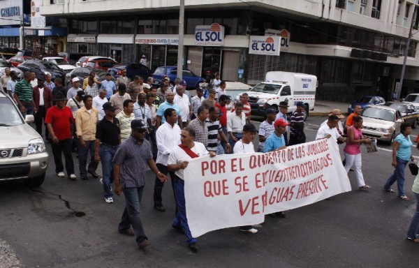 Diversas protestas y cierre de calles han realizados los expolicías jubilados en el país.