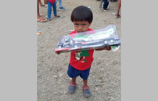 Este pequeñín no ocultaba su emoción