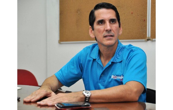 Rómulo Alberto Roux Moses, CD.