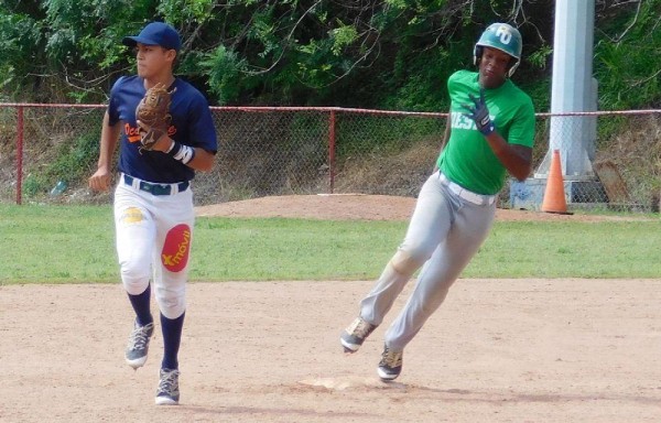 Benjamín Bailey pasa por segunda a toda máquina, será pieza clave de Panamá Oeste en el Béisbol Juvenil.