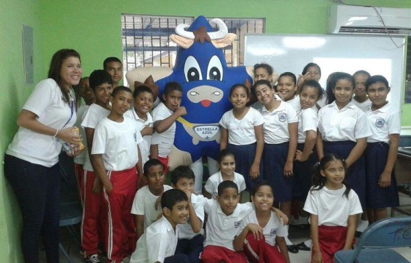 Niños recibieron alimentos nutritivos para su desarrollo.
