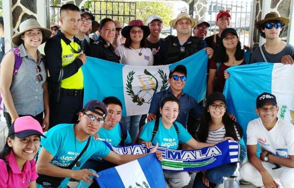 Jóvenes de Guatemala fueron recibidos por agentes policiales de Coclé.
