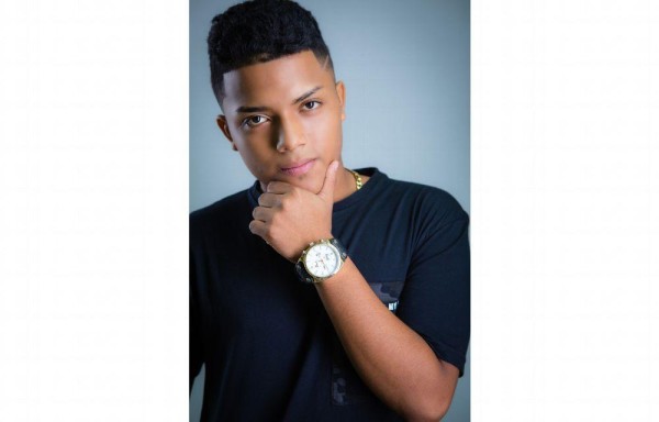 El Cursy se graduó de sexto año.