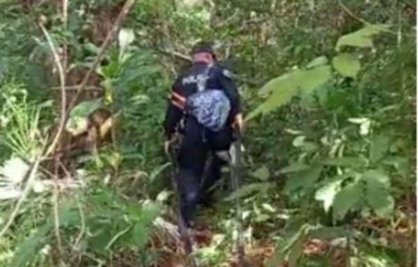 Policía llegó al lugar y capturó al ladrón.