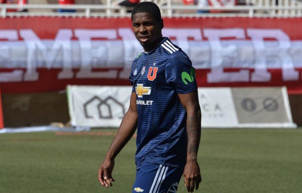 El volante panameño Armando Cooper apenas suma 90 minutos.