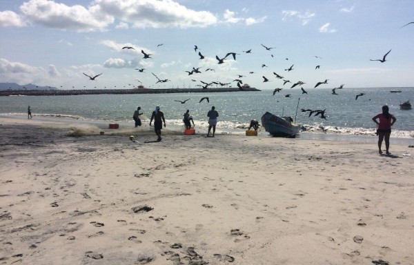 Playa La Ensenada, en San Carlos es el lugar de zarpe de las embarcaciones pesqueras hacia el mar Pacífico.