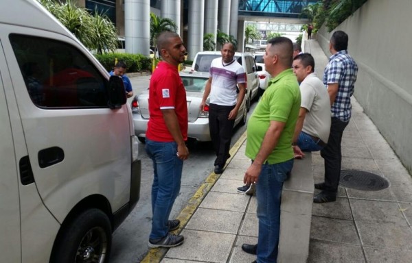 El pasado lunes, un grupo de cincuenta conductores denunciaron que fueron sacados de un hotel ubicado en Patilla.