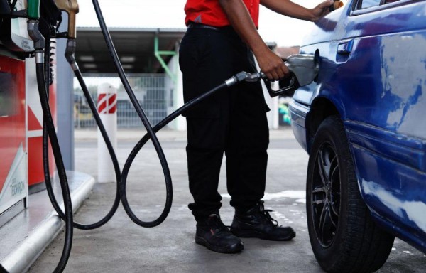 Transportistas aseguran que enfrentan pérdidas por el alto costo del combustible.