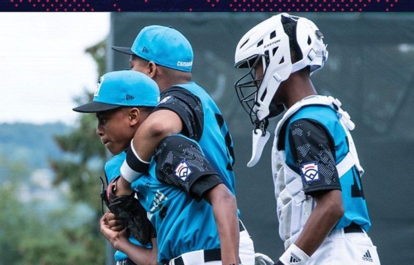 Los peloteros felices con el triunfo.