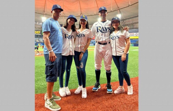 ‘Javy' se inspira con su familia en las gradas