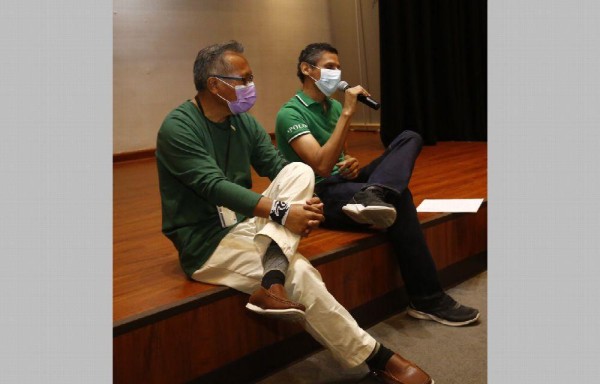 Carlos Atencio presentó la obra