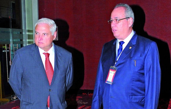 El presidente de la Corte Suprema de Justicia (CSJ), José Ayú Prado, fue nombrado por el expresidente de la República Ricardo Martinelli Berrocal, autoexiliado en Miami, Estados Unidos.