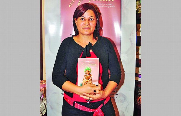 La madre de Mónica escribió un libro sobre su angustiosa búsqueda