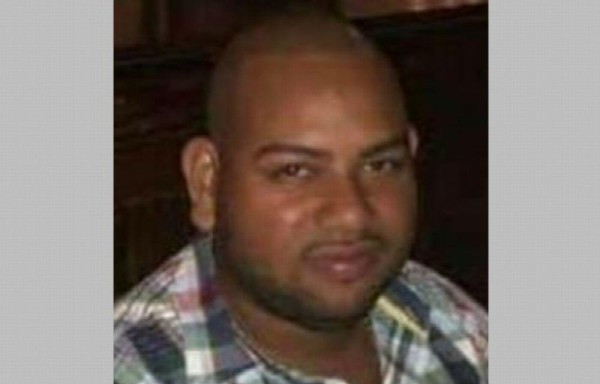 Lo llenaron de balazos en su casa en Colón, tenía medida cautelar