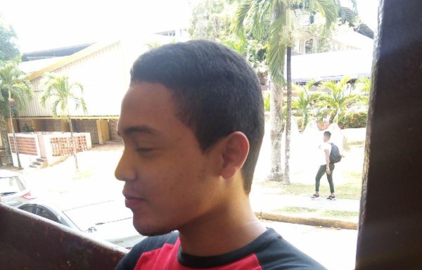 ‘'Yo quiero tener en sÍ algo que me recuerde que mi país estuvo en el mundial”. FÚTBOLISTA Ismael Gallardo