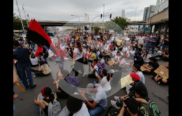 Manifestantes culminan las protestas de manera pacífica 