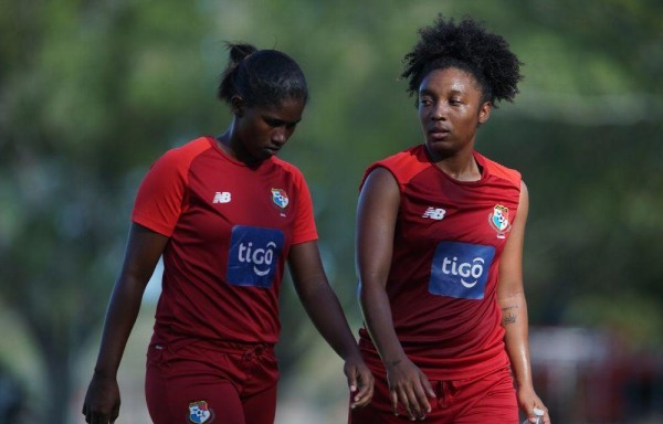 Selección Mayor Femenina con el repechaje a la vista