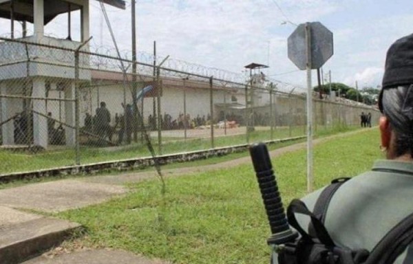 Mingob traslada a privados de libertad de Chitré a La Joya