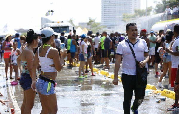 Los short calientes estaban a la orden del día en la Cinta Costera.